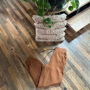 Lululemon Relaxed Fit Scuba Joggers - 8